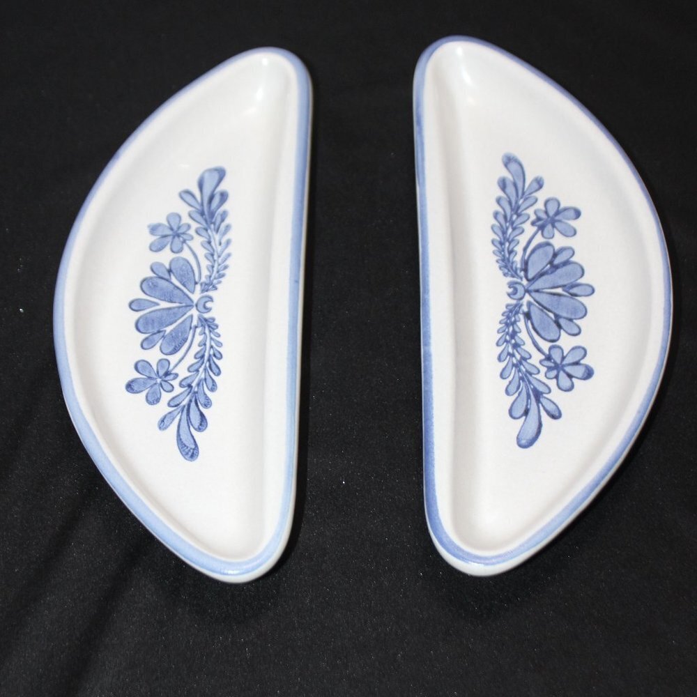 Pfaltzgraff Pottery 2 Yorktowne Crescent Relish Snack Trays Dishes 440-51